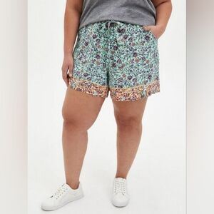 Torrid Self-Tie Paperback Mid Short - Challis Floral Jade Green size 2